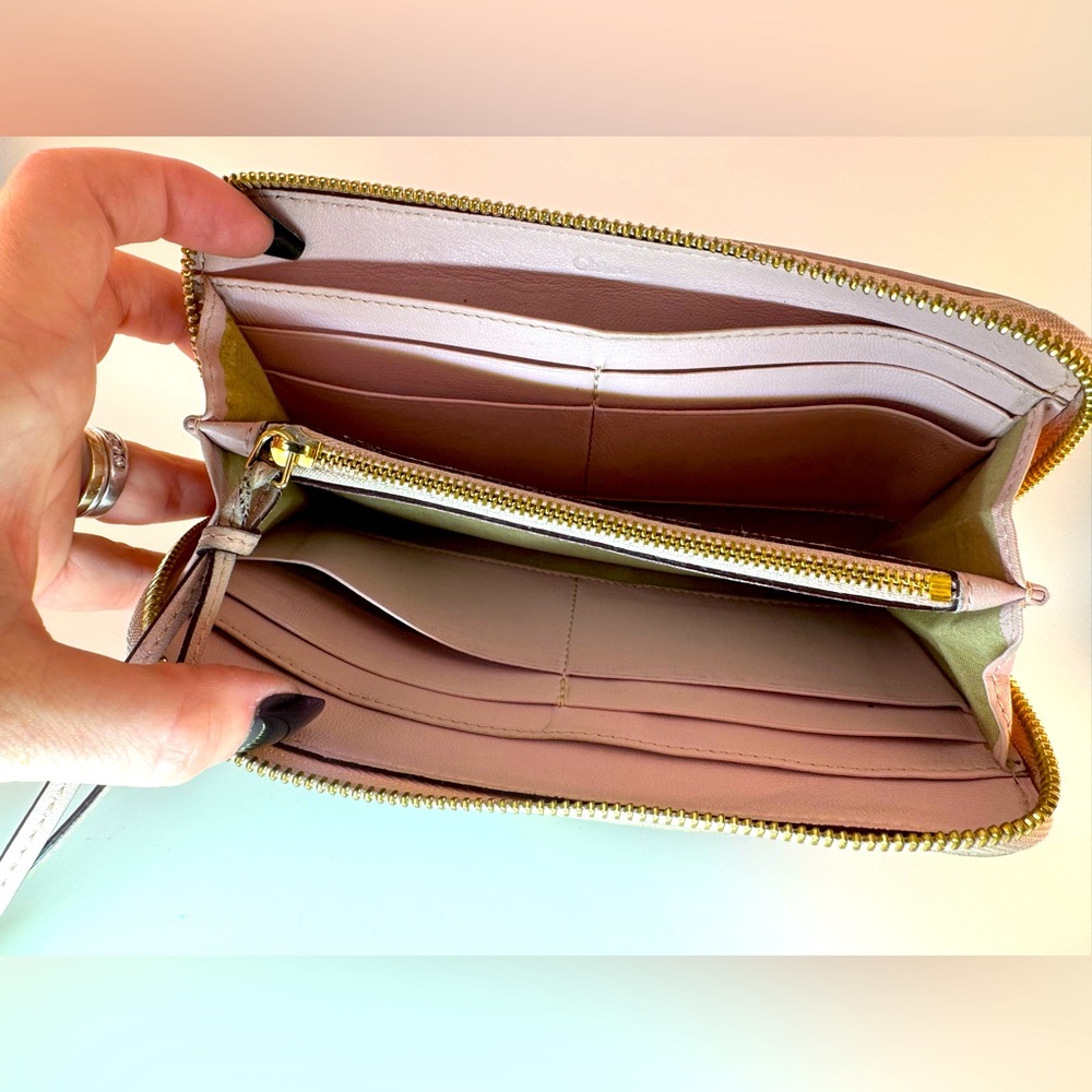 Chloé Continental Wallet Light Blush Pink Bow Zip Around Wallet Gold Hardware - Picture 8 of 16